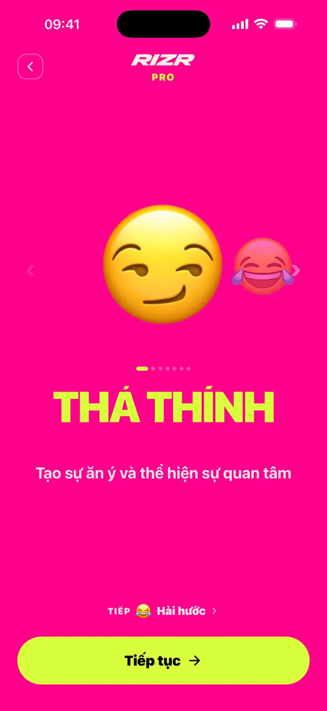 Bản ghi thật của ứng dụng RIZR gợi ý câu trả lời cho một cuộc trò chuyện